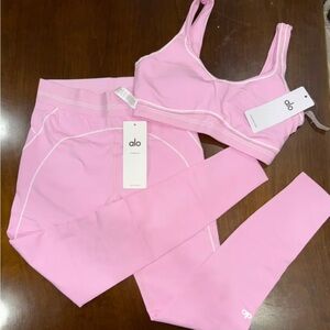 ALO Yoga Pink Sports Heart Throb Set Bra and Leggings
